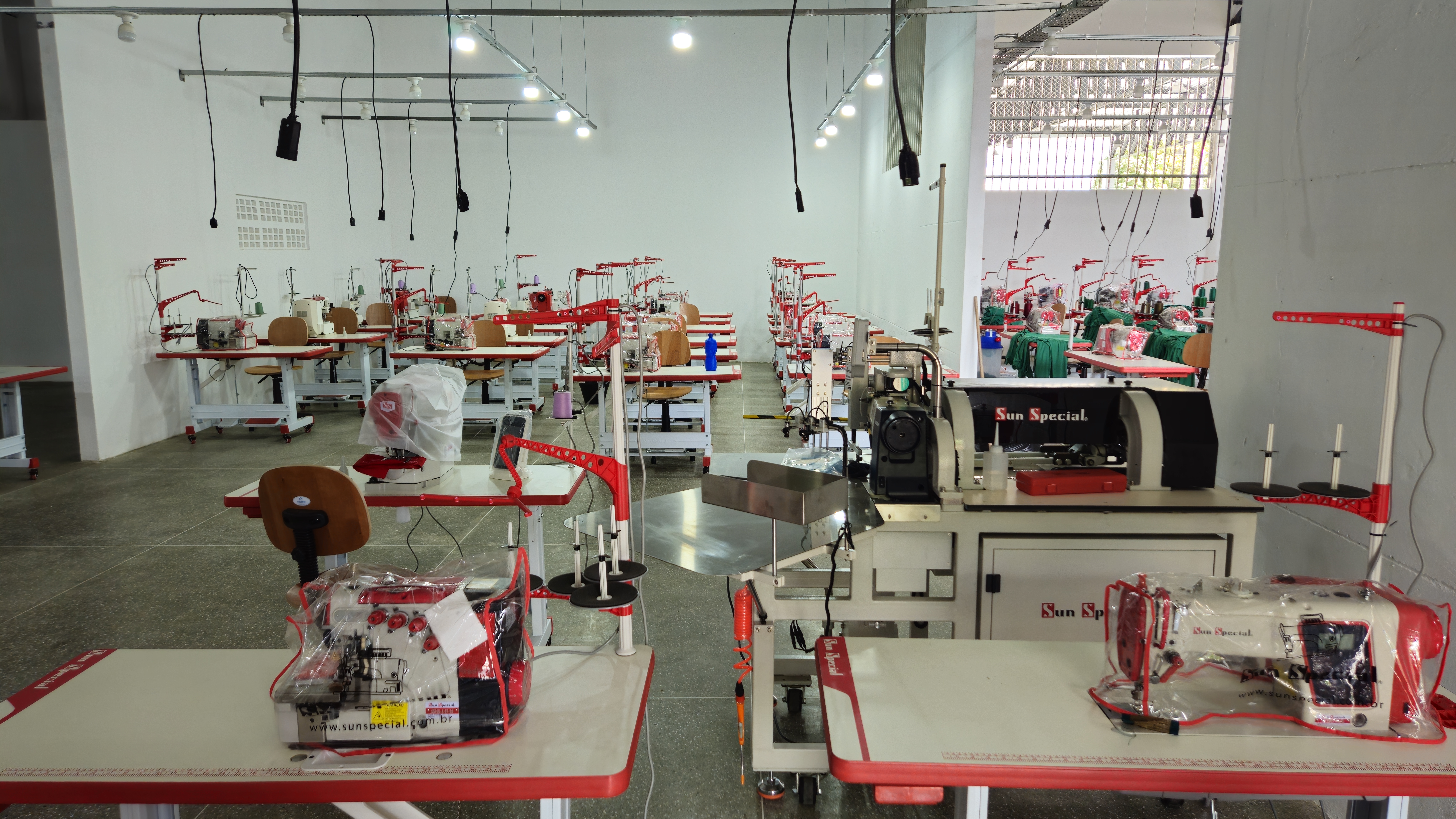 Máquinas trabalhando